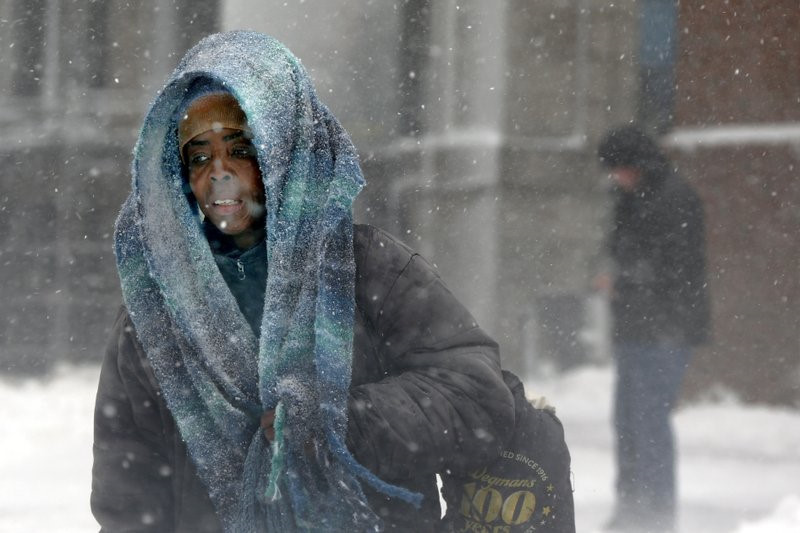 Đông Bắc nước Mỹ lại tê cóng trong tuyết rơi dày hơn 60 cm